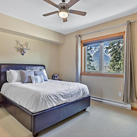 Appartement Spectacular Mountain View Corner Unit Pool Hot Tub Park Pass à Canmore Extérieur photo