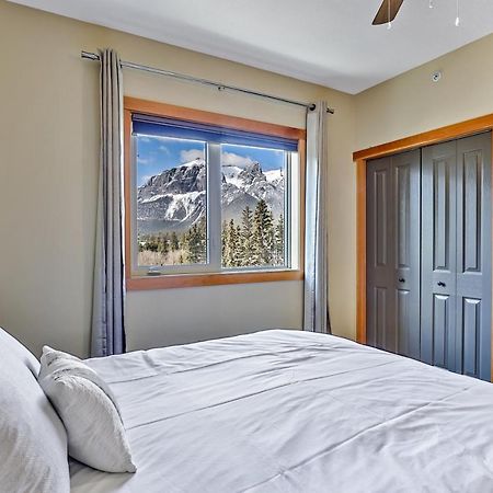 Appartement Spectacular Mountain View Corner Unit Pool Hot Tub Park Pass à Canmore Extérieur photo