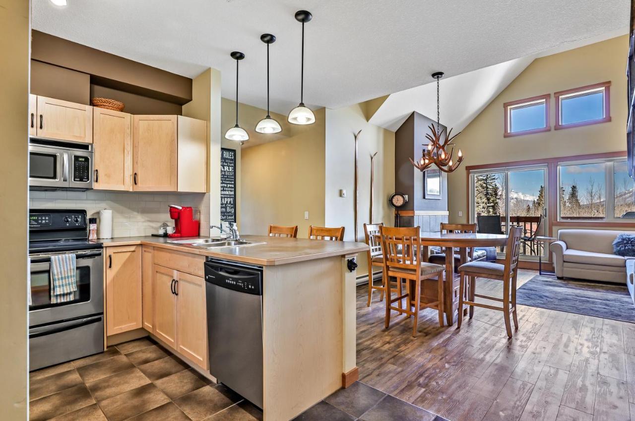 Appartement Spectacular Mountain View Corner Unit Pool Hot Tub Park Pass à Canmore Extérieur photo